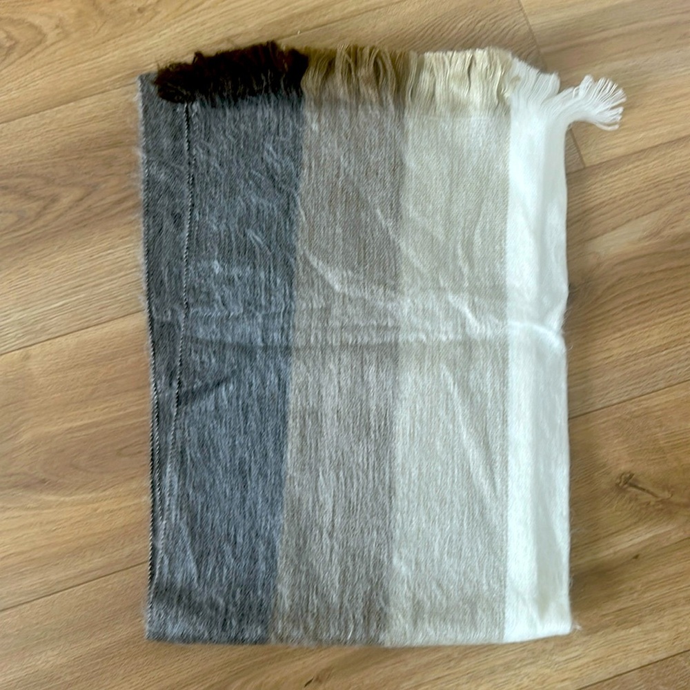 Pure alpaca scarf